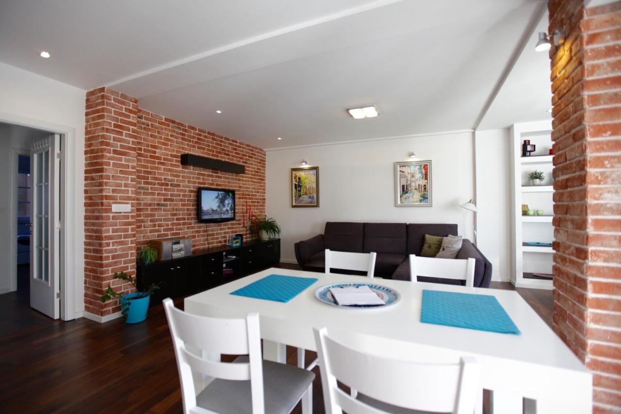 Brick Apartment On Macedonia Pedestrian Street Skopje Ngoại thất bức ảnh