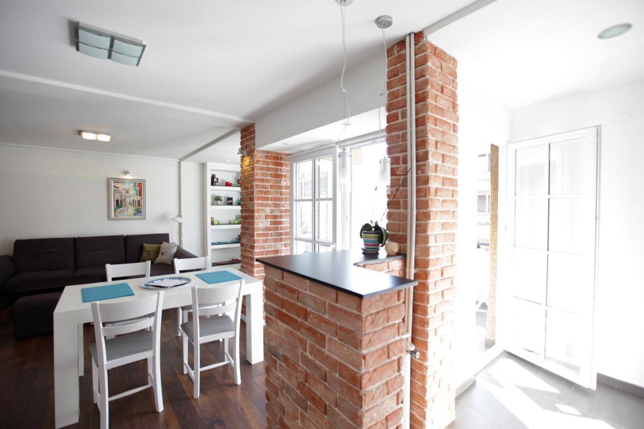 Brick Apartment On Macedonia Pedestrian Street Skopje Ngoại thất bức ảnh