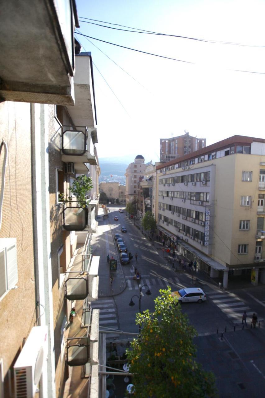 Brick Apartment On Macedonia Pedestrian Street Skopje Ngoại thất bức ảnh