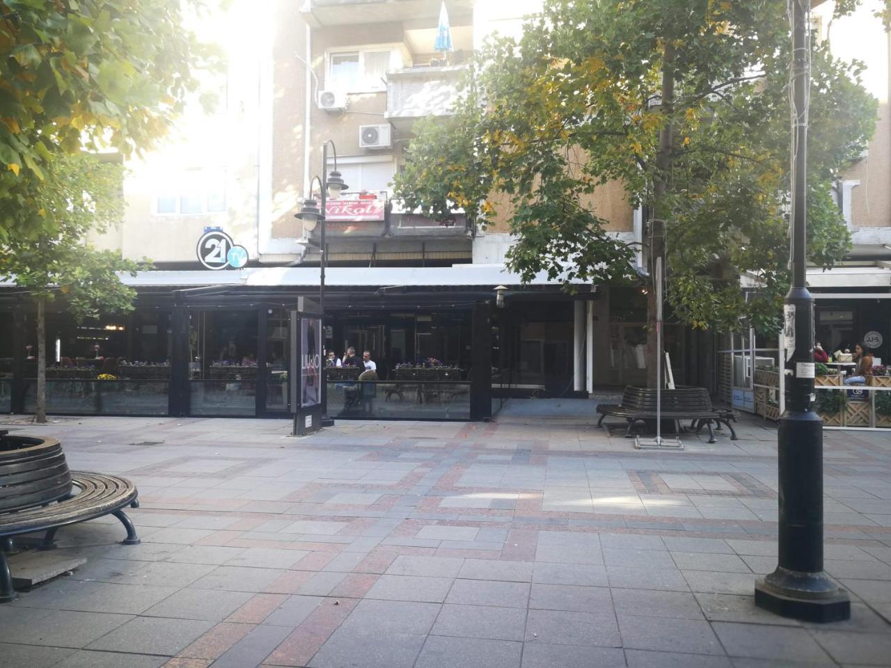 Brick Apartment On Macedonia Pedestrian Street Skopje Ngoại thất bức ảnh
